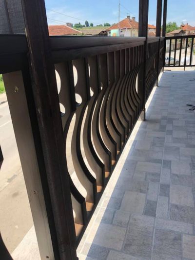 Парапети - NV Wood Centre - Червен бряг
